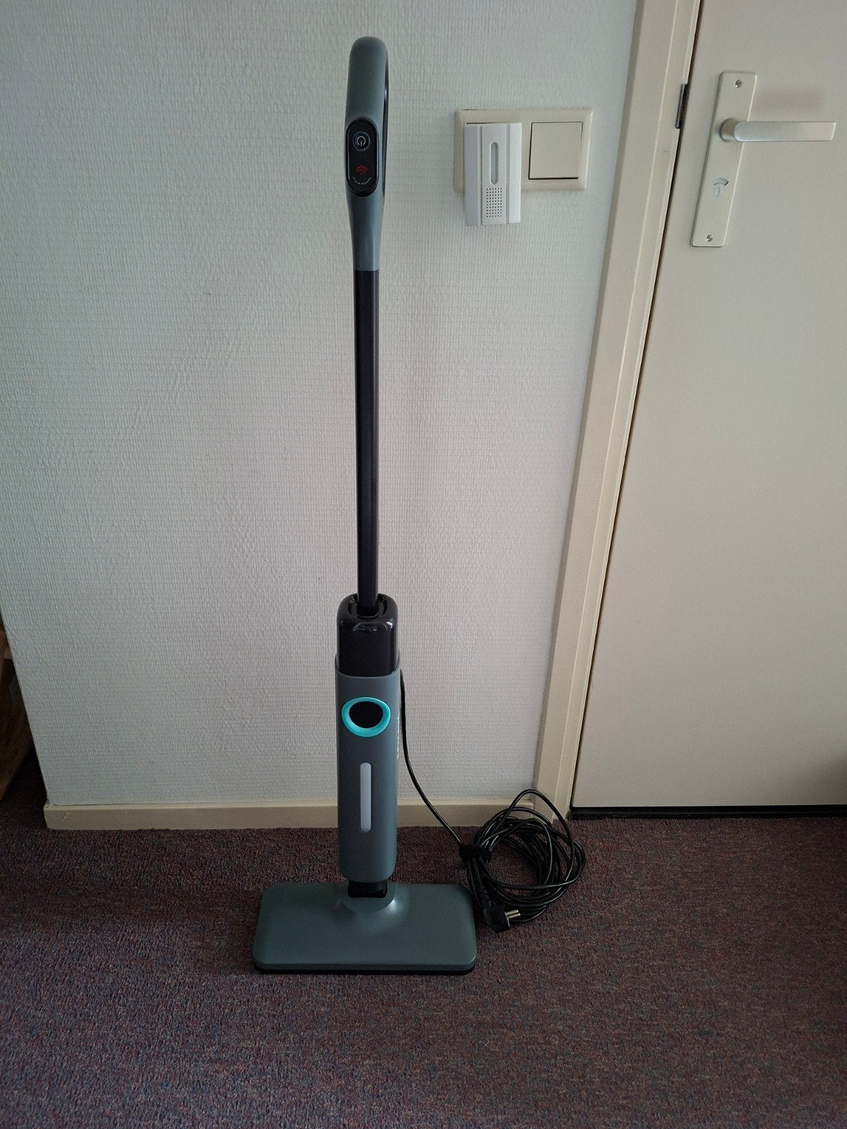 VLOERREINIGER/ KLEEDREINGER, Ophalen, Zo goed als nieuw