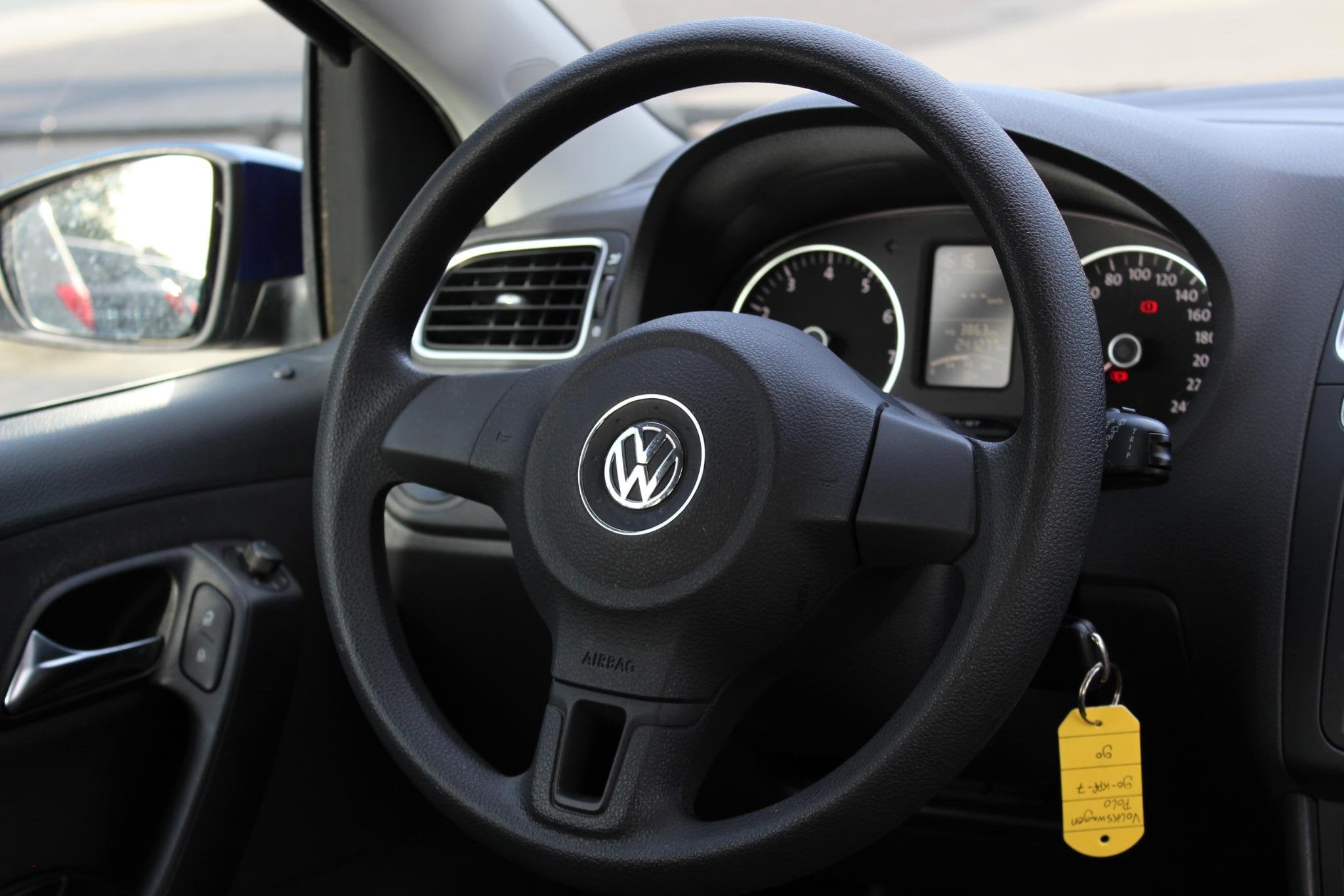 Volkswagen Polo 1.4-16V Comfortline Airco | Cruise control |, Voorwielaandrijving, Zwart, 4 cilinders, Blauw