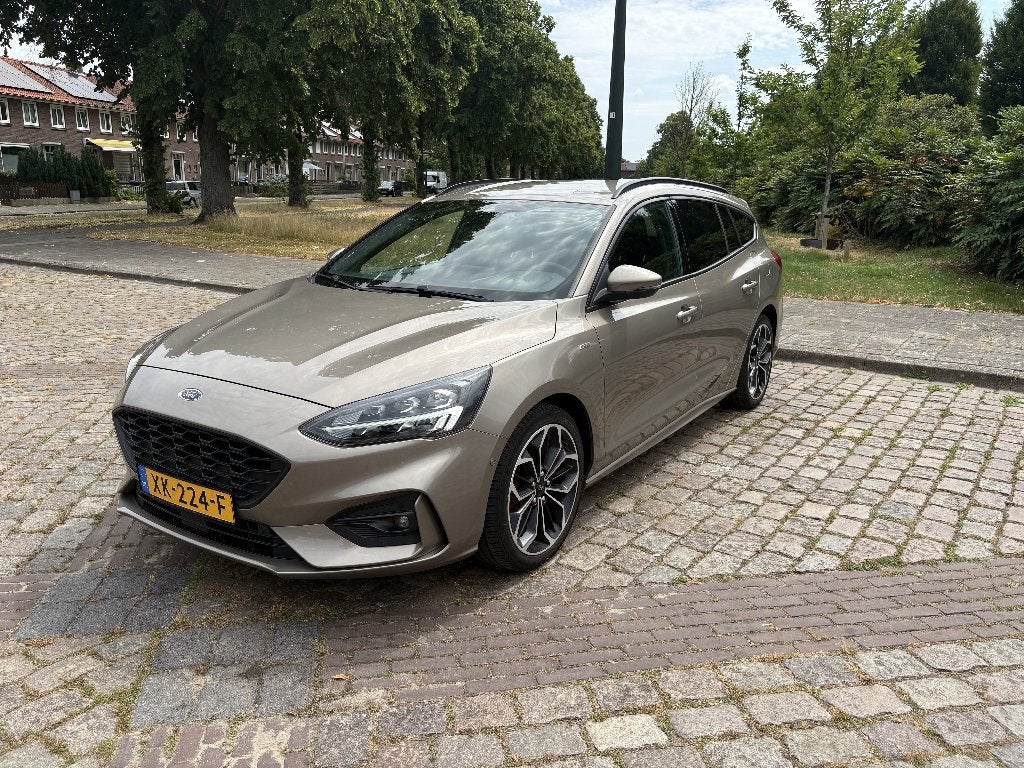Ford Focus 1.0 Ecoboost 125pk 2019 Champagne APK 07-2027, Auto's, Zwart, 1283 kg, Origineel Nederlands, Stationwagon