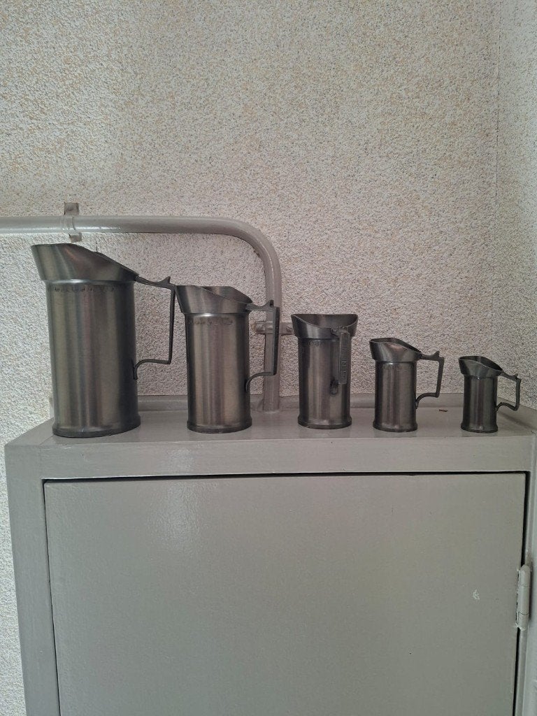 Tinnen maatbekers, Ophalen, Zo goed als nieuw