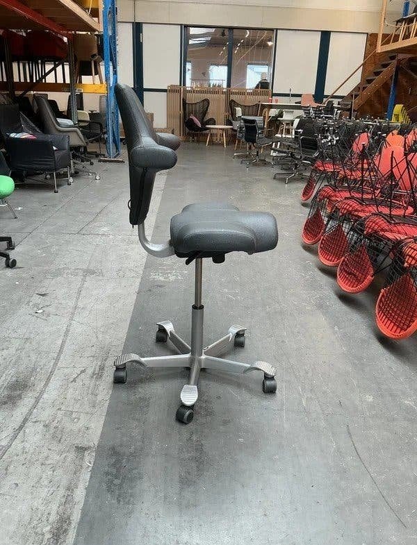 HAG Capisco 8106 Bureaustoel |Zithoogte 50-70cm | Grijs Skai, Gebruikt, -, -, Ophalen of Verzenden