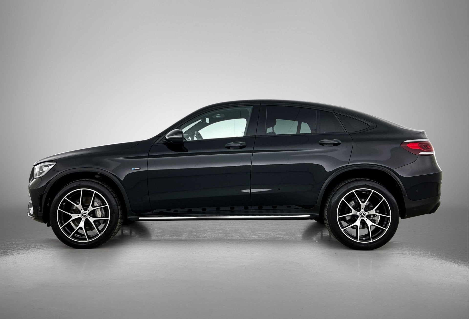 Mercedes-Benz GLC 300e 4MATIC Premium Plus | Burmester | AMG, Auto's, Automaat, Gebruikt, 4 cilinders, 320 pk