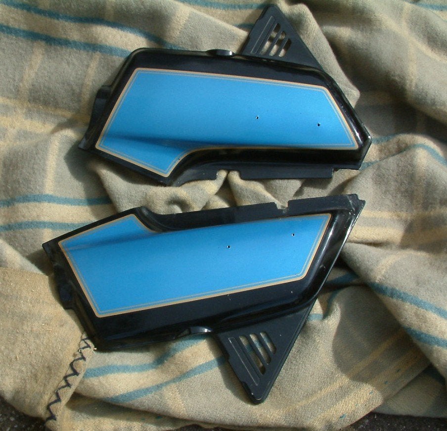 2 zijkapjes voor honda 750K  en achterlicht   1980, Ophalen of Verzenden, Gebruikt
