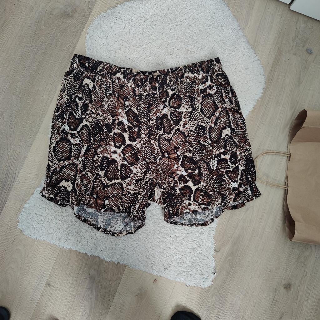 Dames korte broek maat 46/48, Blauw, Maat 46/48 (XL) of groter, Ophalen of Verzenden, Zo goed als nieuw