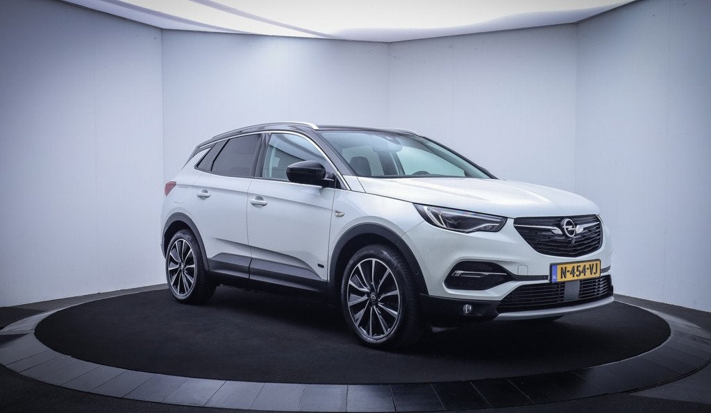 Opel Grandland X 1.6T 300Pk Hybrid4 Innovation FULL LED | AC, 77 km/l, 4 cilinders, Leder en Stof, Wit