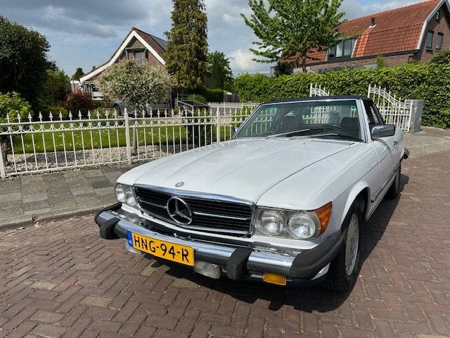 Mercedes-Benz SL-Klasse 560 SL (bj 1988, automaat), Achterwielaandrijving, 5600 cc, Cabriolet, Wit