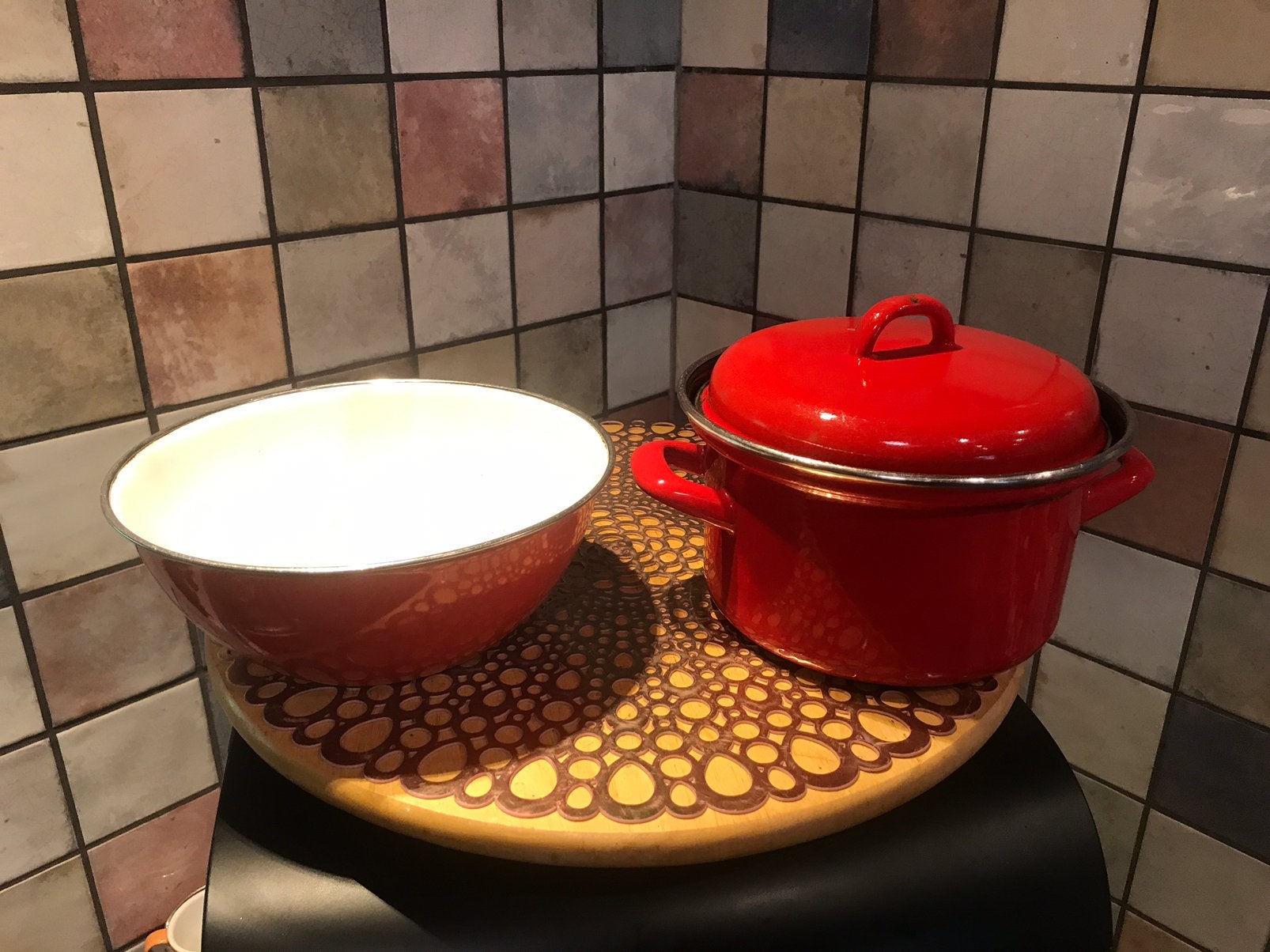 Rode vintage emaille pan met rode emaille schaal,diam.19en20, Ophalen of Verzenden