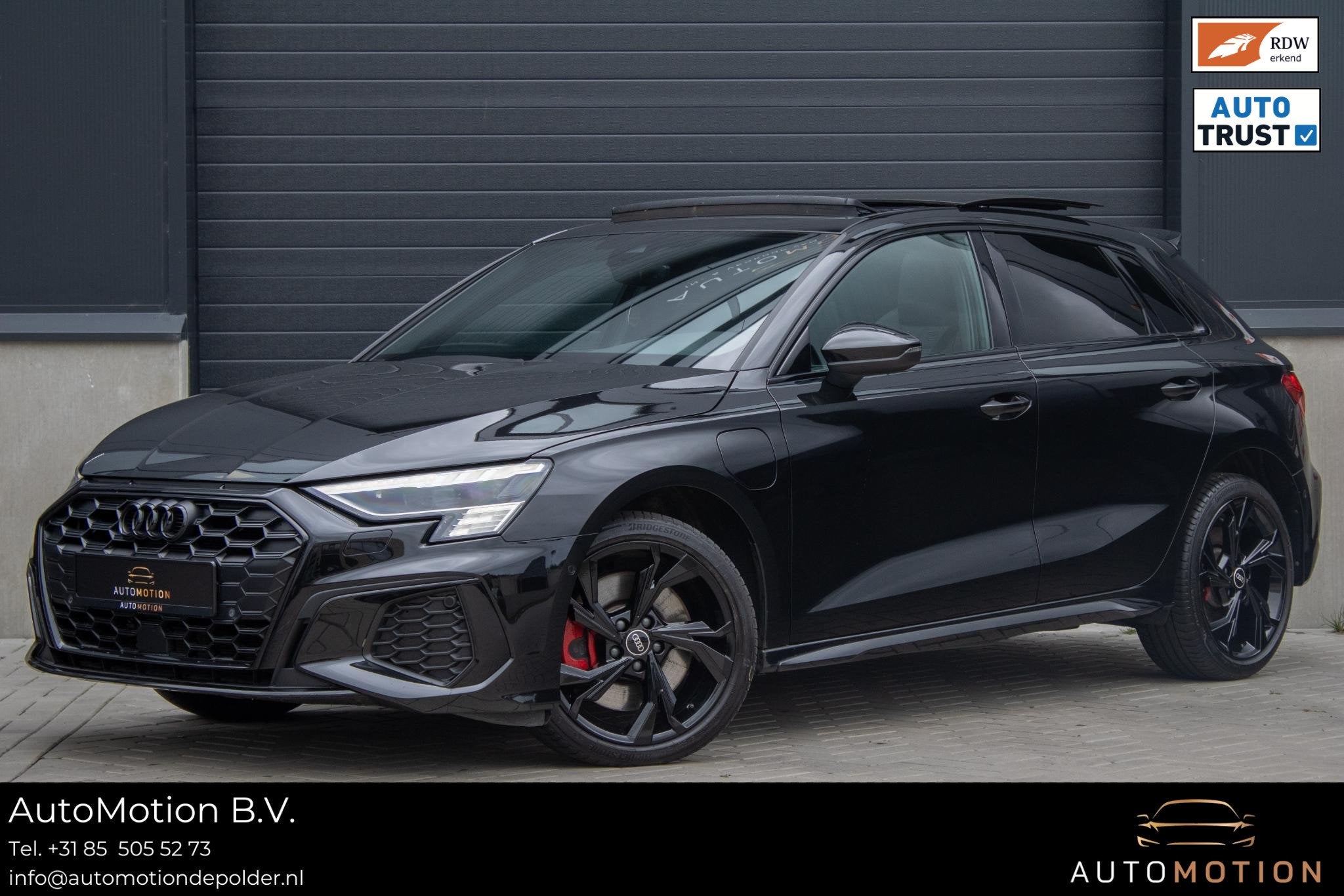 Audi A3 Sportback 45 TFSIe S edition Comp PANO RS STOELEN MA, Auto's, Dealer onderhouden, 4 cilinders, Met garantie (alle), Zwart