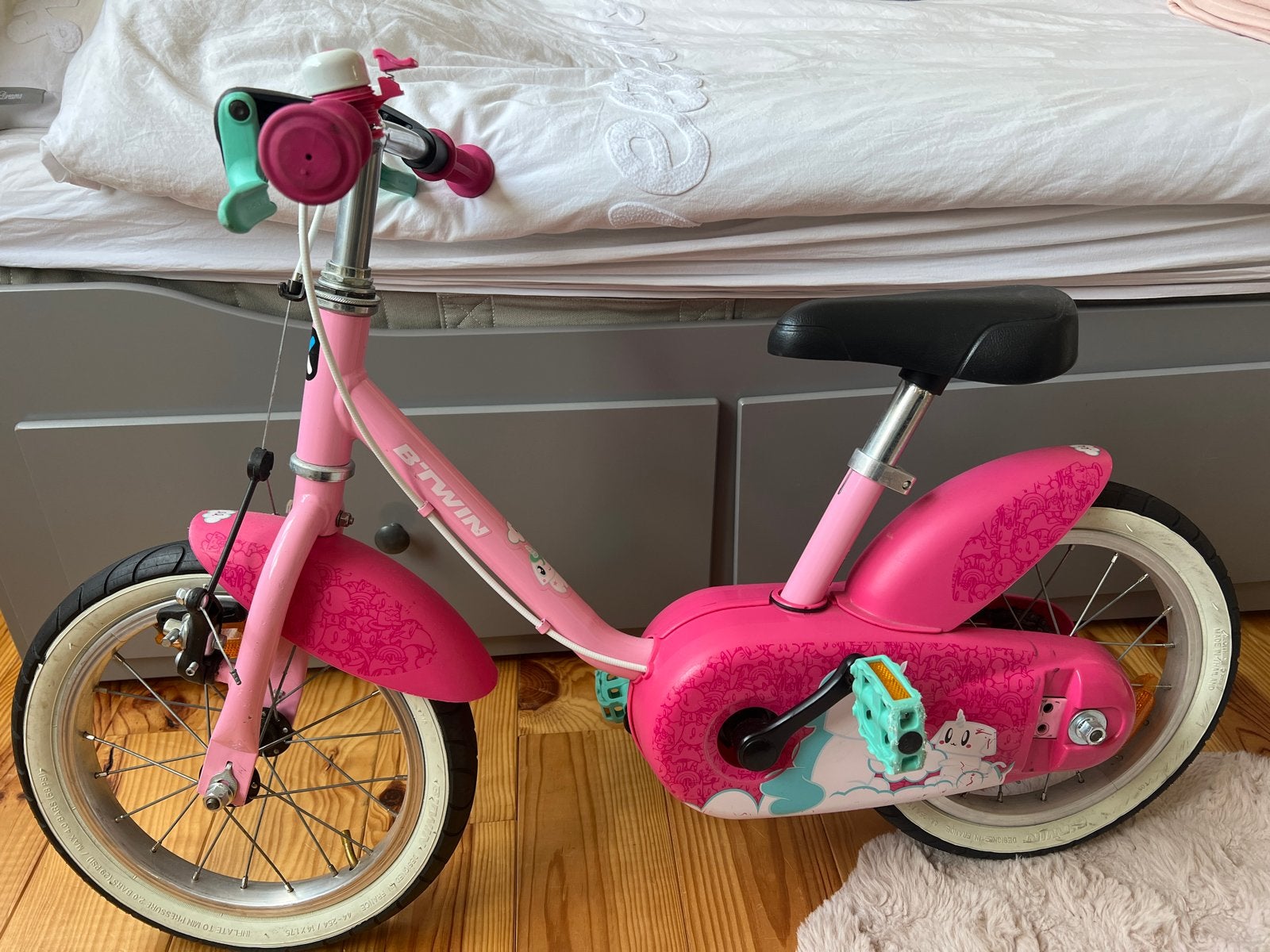 Roze B'TWIN kinderfiets 16 inch met zijwieltjes, Ophalen of Verzenden, Gebruikt, Velgrem, 16 tot 20 inch