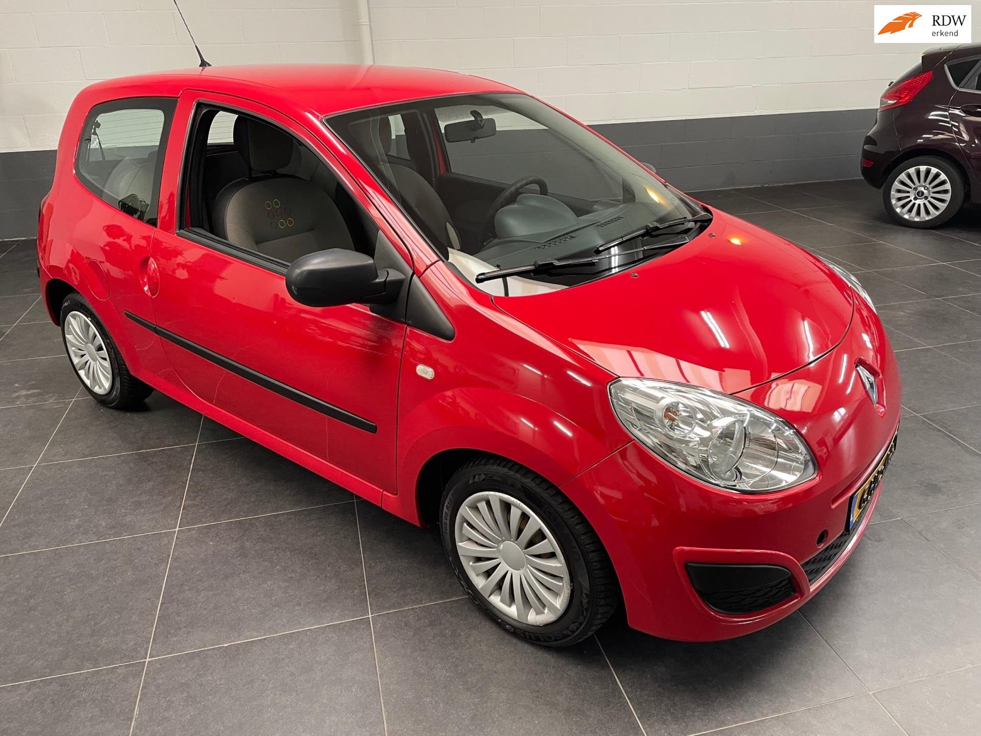 Renault TWINGO 1.2 Authentique, Auto's, Voorwielaandrijving, Gebruikt, 4 cilinders, 4 stoelen