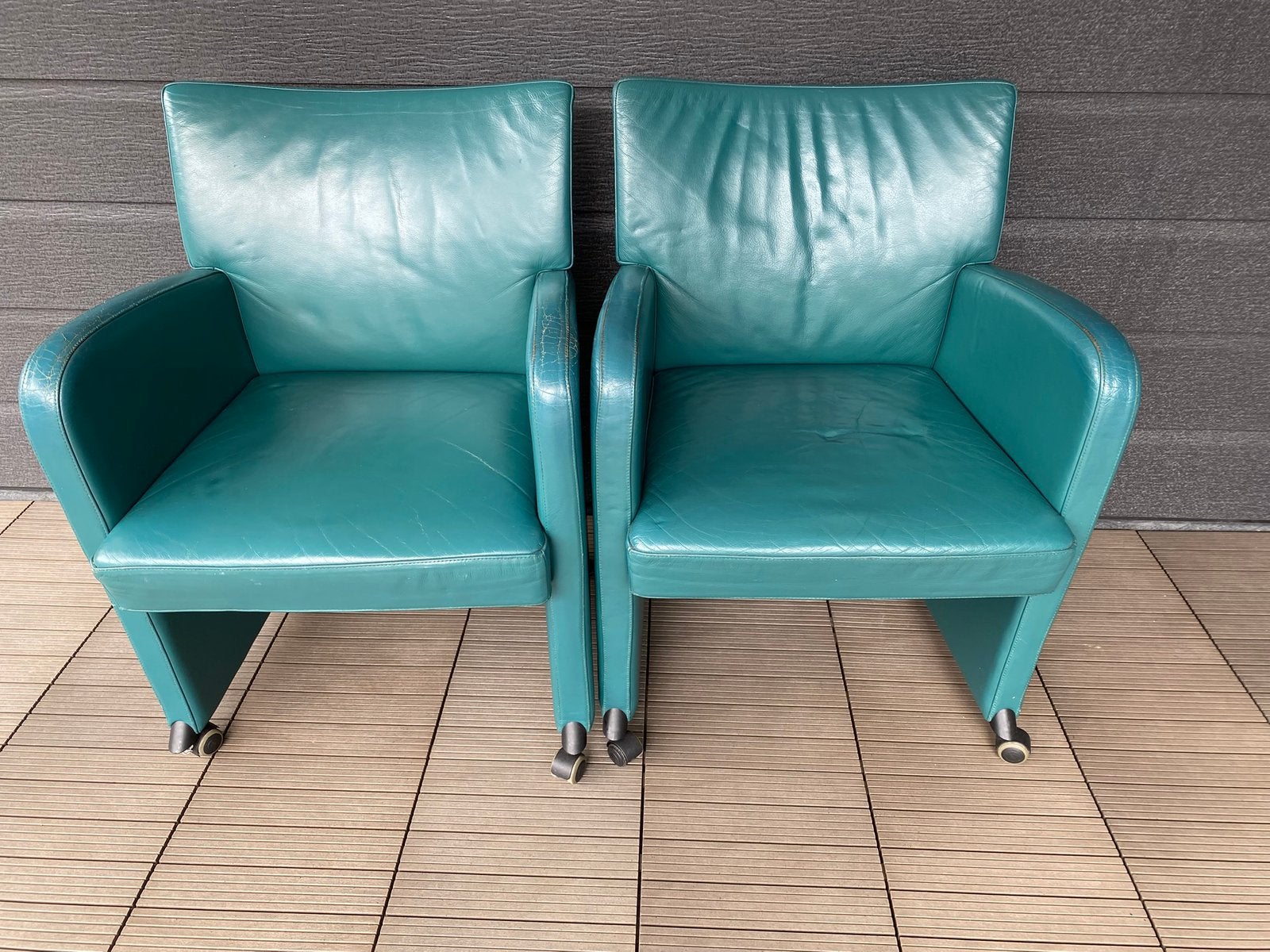 Kinnarps Remus stoelen, fauteuil, groen leder, 2 stuks, Ophalen, Gebruikt, Twee, Overige kleuren