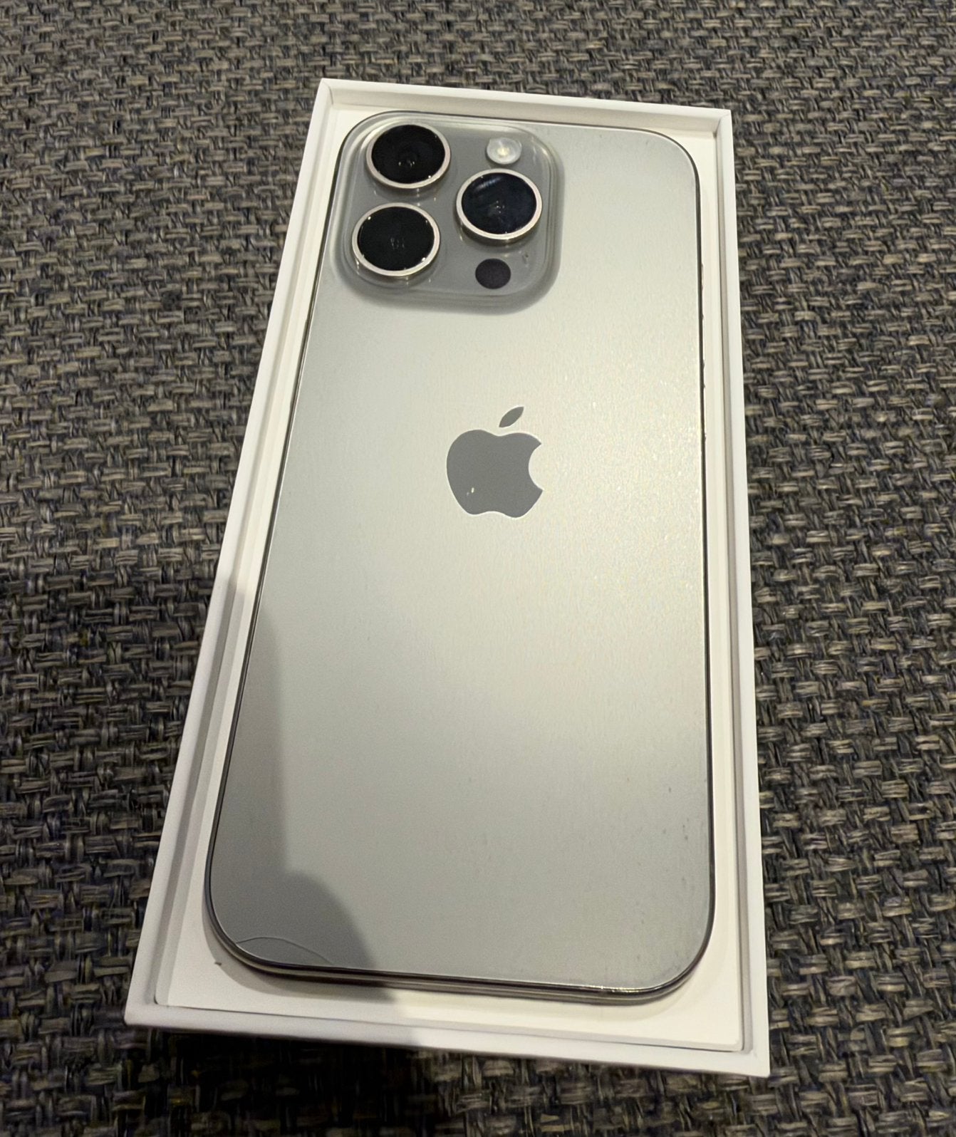 Foto 4 van Iphone 15 Pro 128GB Titanium 95%