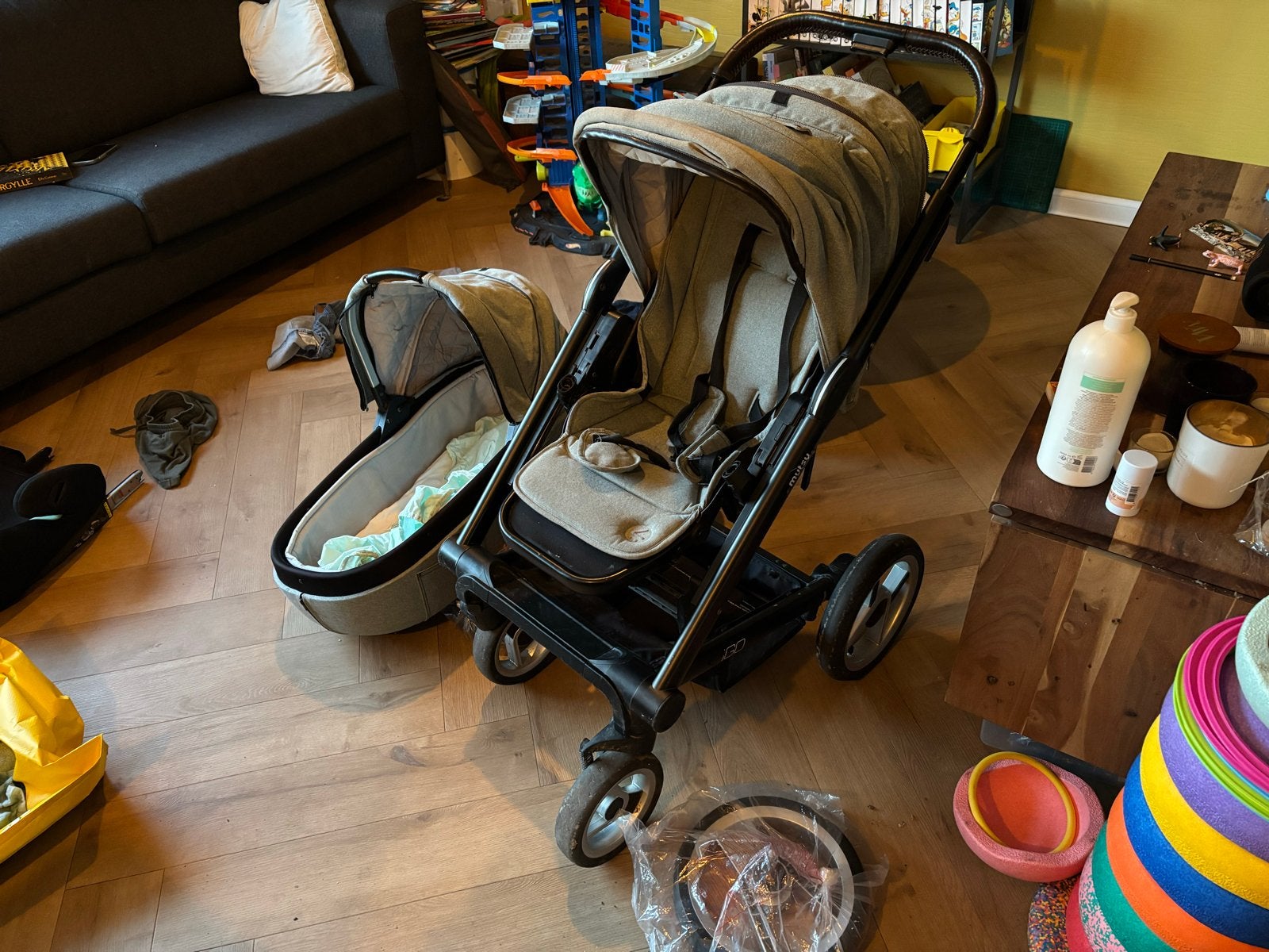 Mutsy Igo kinderwagen met reiswieg en 2 reservewielen, Gebruikt, Luchtbanden, Combiwagen, Ophalen