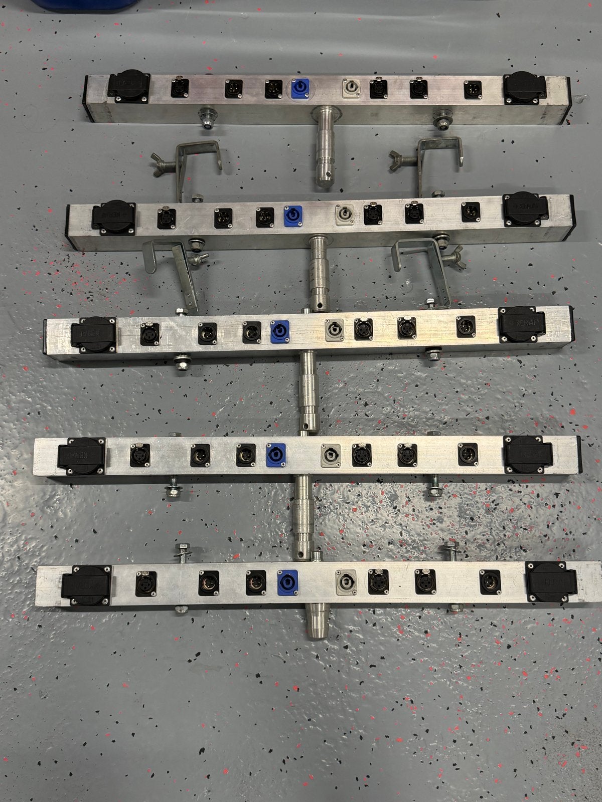 Professionele 2bars stroom+DMX  (5 stuks), Ophalen, Zo goed als nieuw, Licht