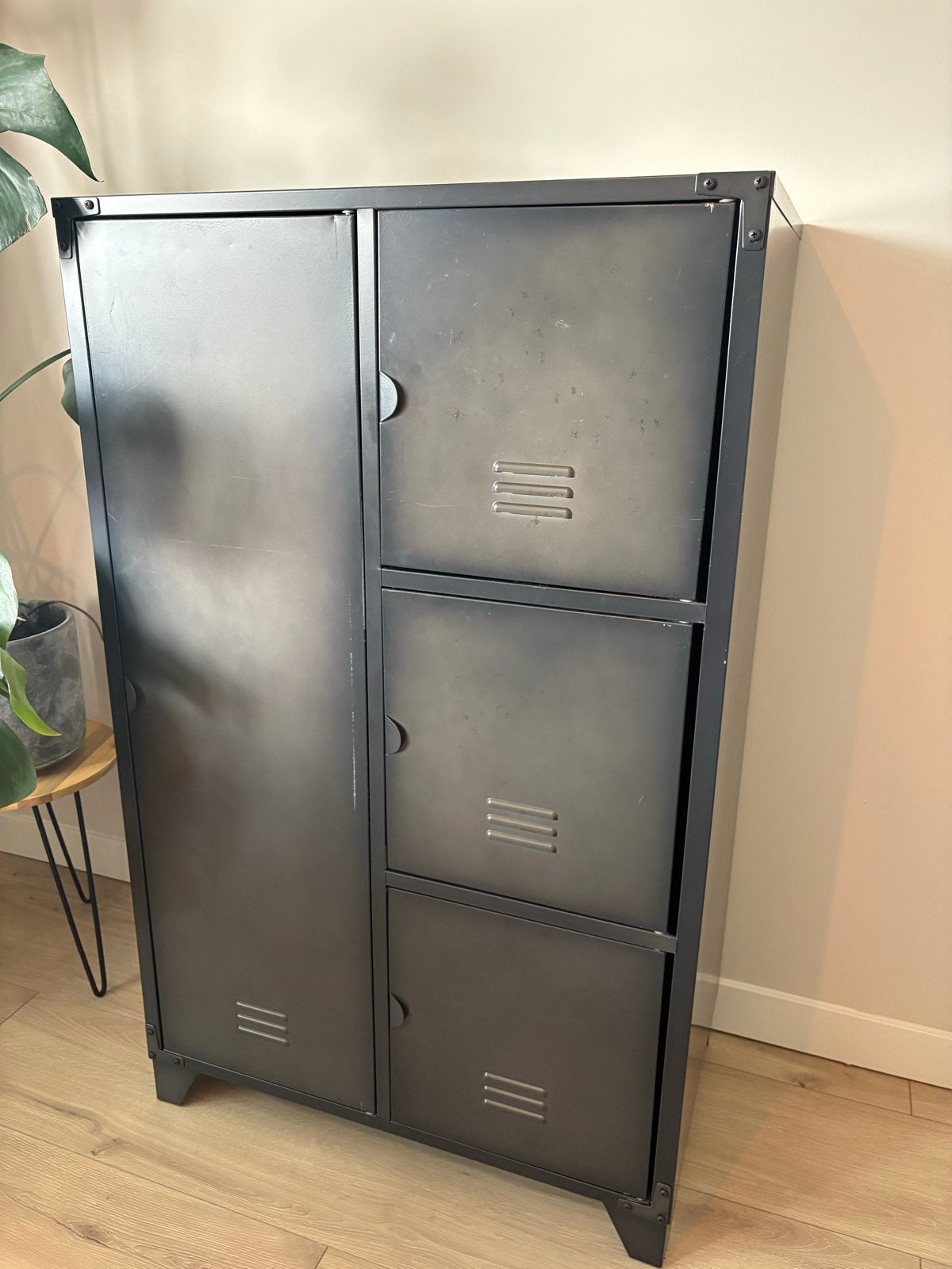 Zwarte metalen (locker) kast, Ophalen, Gebruikt