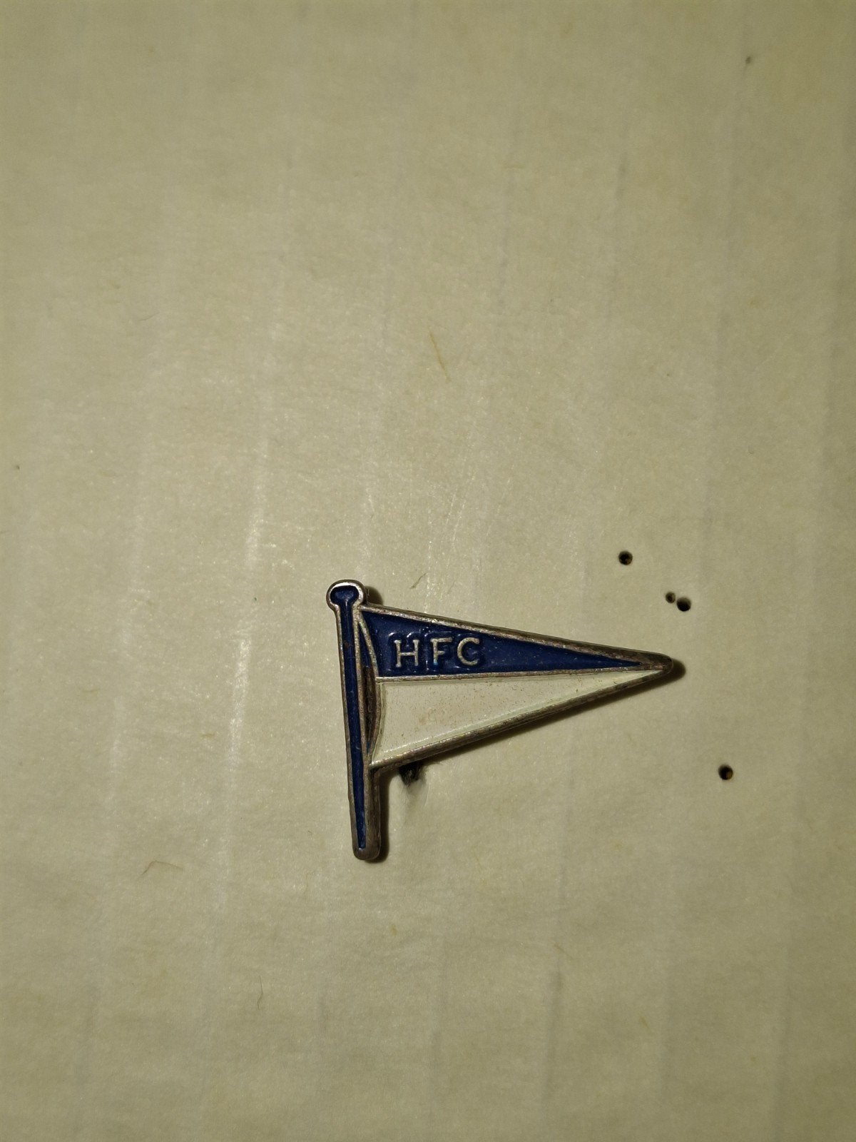 Vintage HFC vlag speldje - voetbalclub pin, Verzamelen, Ophalen of Verzenden, Gebruikt, Sport, Speldje of Pin