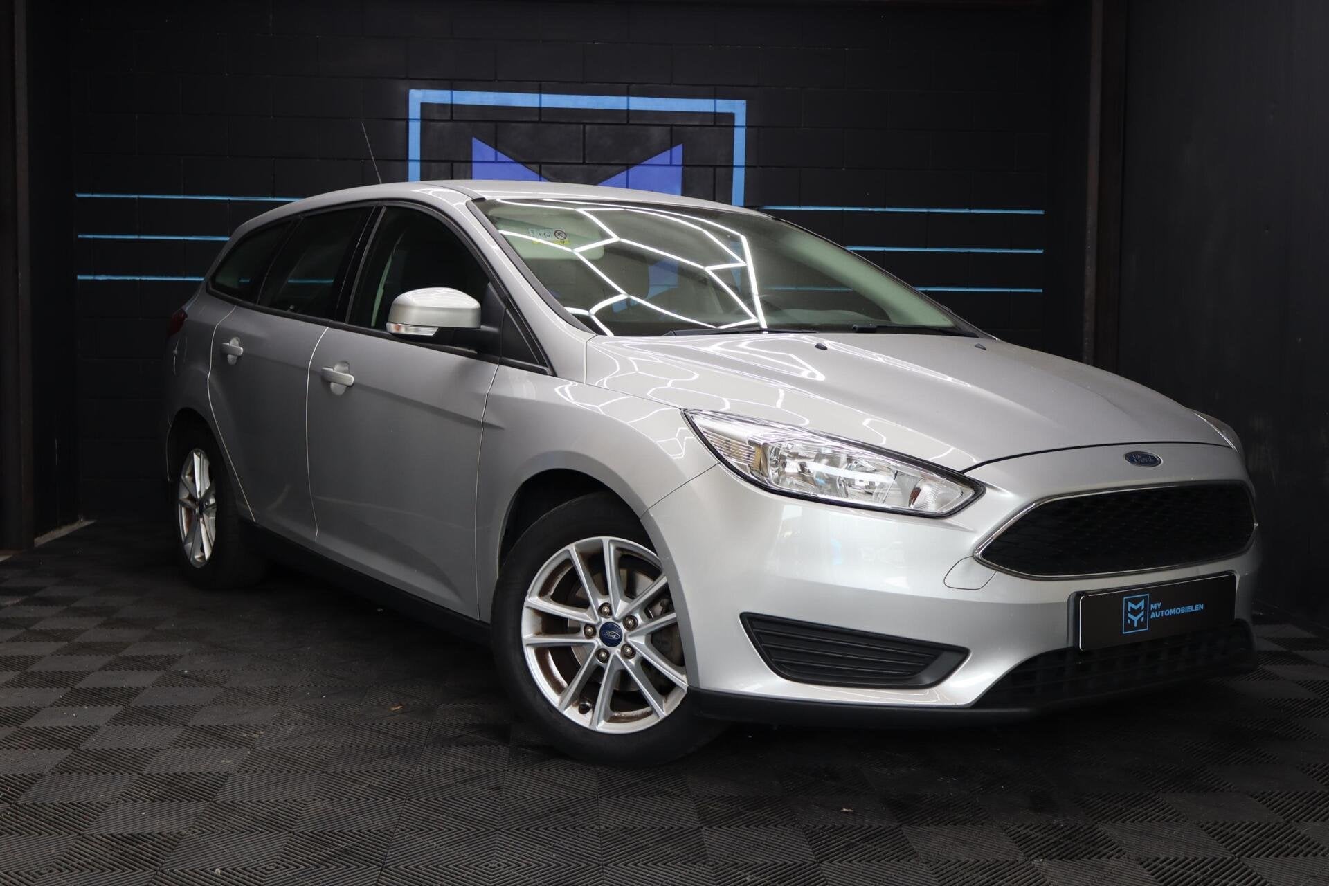 Ford Focus Wagon 1.0 / Carplay / Trekhaak, 125 pk, Gebruikt, Euro 6, Navigatiesysteem