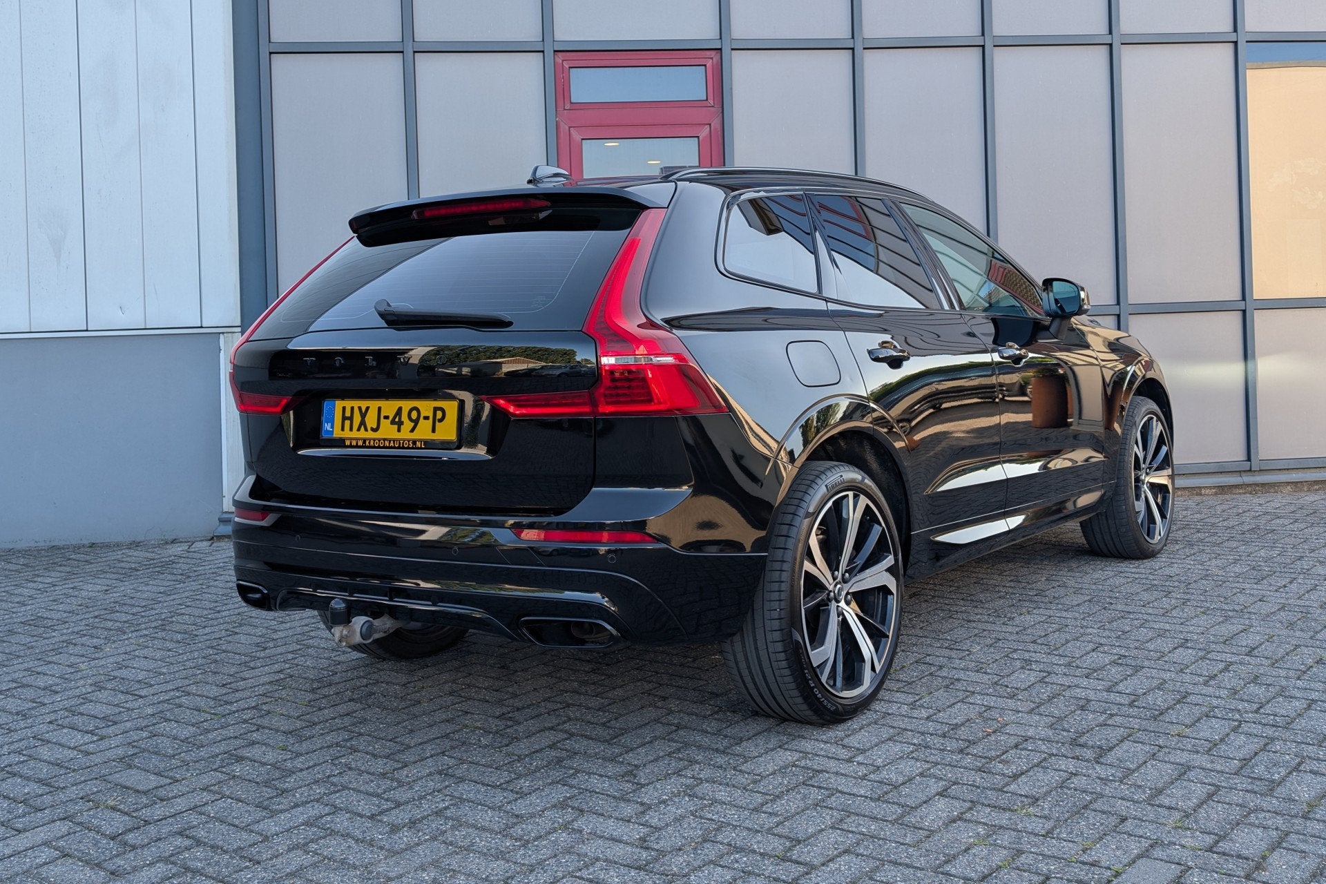 Volvo XC60 2.0 T8 Twin Engine AWD R-Design Panorama Trekhaak, Automaat, Gebruikt, Zwart, Leder