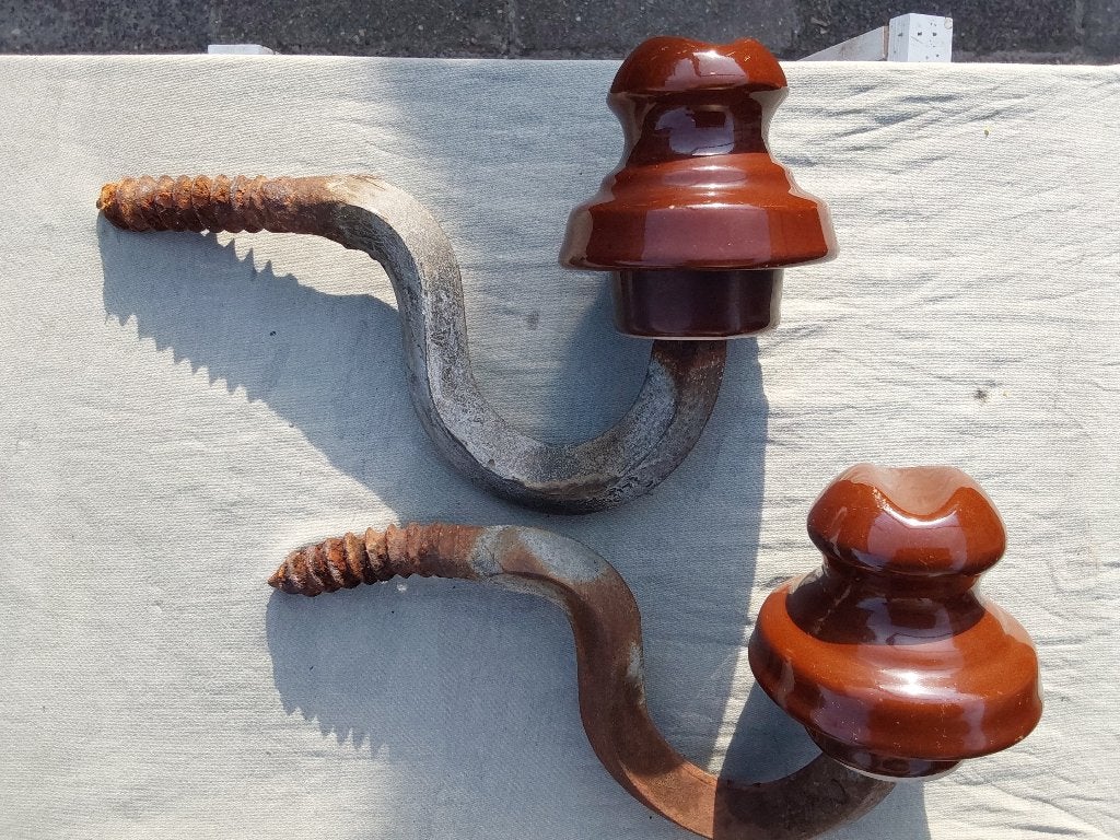 2x bruin Isolatoren, Vintage, Antiek en Kunst, Ophalen of Verzenden