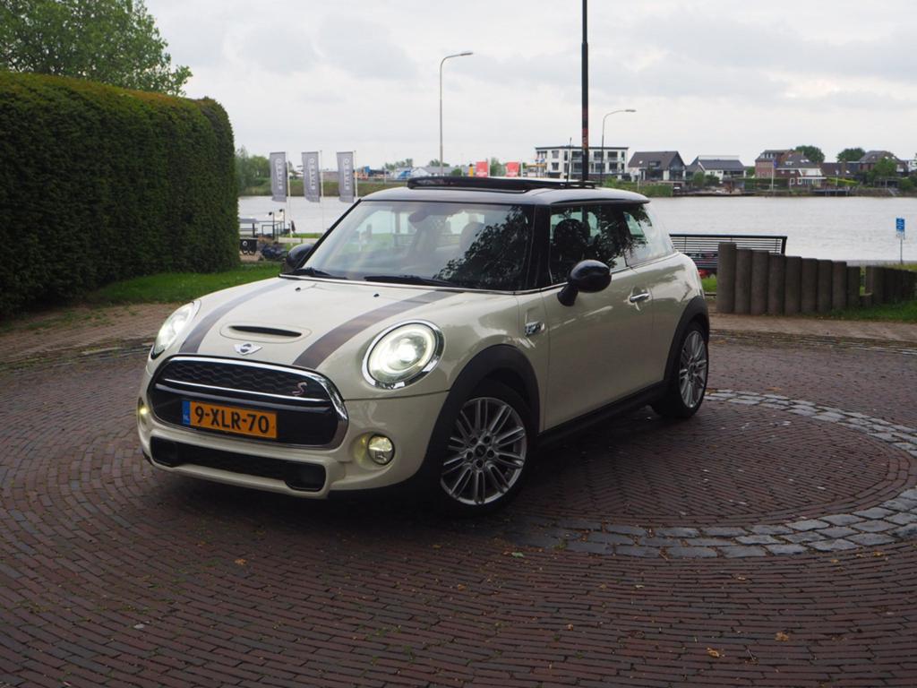 Mini Cooper S AUT; PANO; NAP, Auto's, 1998 cc, Zwart, 4 stoelen, 19 km/l