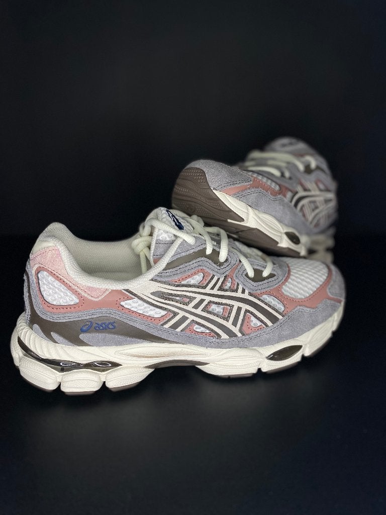 ASICS GEL-NYC BIRCH DRIFTWOOD - maat 43.5, Overige kleuren, Nieuw, Ophalen of Verzenden, Sneakers of Gympen