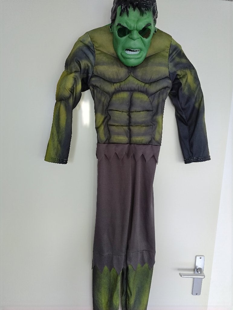 Veel verkleedkleren kinderen, Ophalen