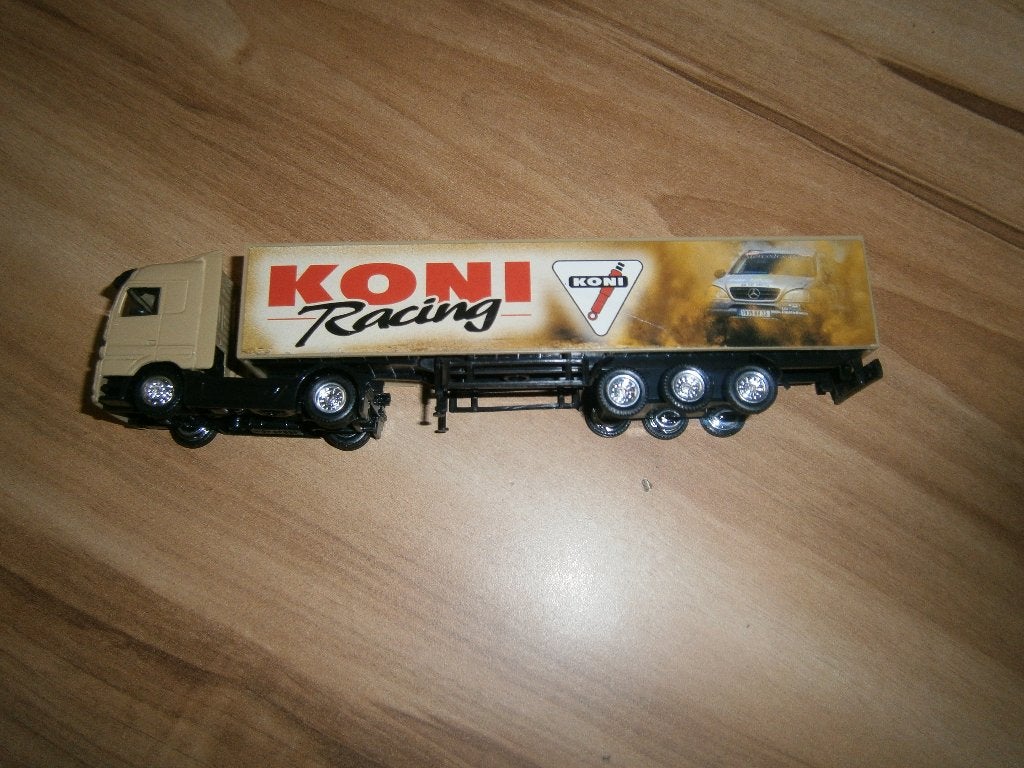 Mercedes vrachtwagen KONI Racing schaal 1:87, Ophalen of Verzenden, Zo goed als nieuw, Bus of Vrachtwagen, Overige merken