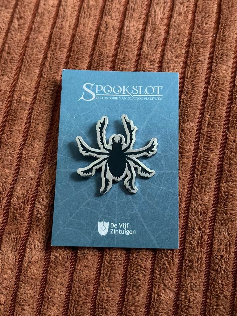 Spookslot Spin Pin - De Vijf Zintuigen, Verzamelen, Speldjes, Pins en Buttons, Ophalen of Verzenden, Zo goed als nieuw, Dier of Natuur