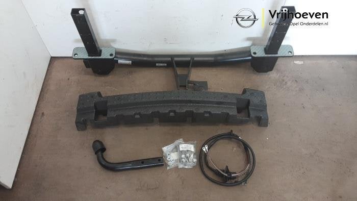 Trekhaak van een Opel Insignia (Insignia 08-), Auto-onderdelen, 12 maanden garantie, -, -, Opel