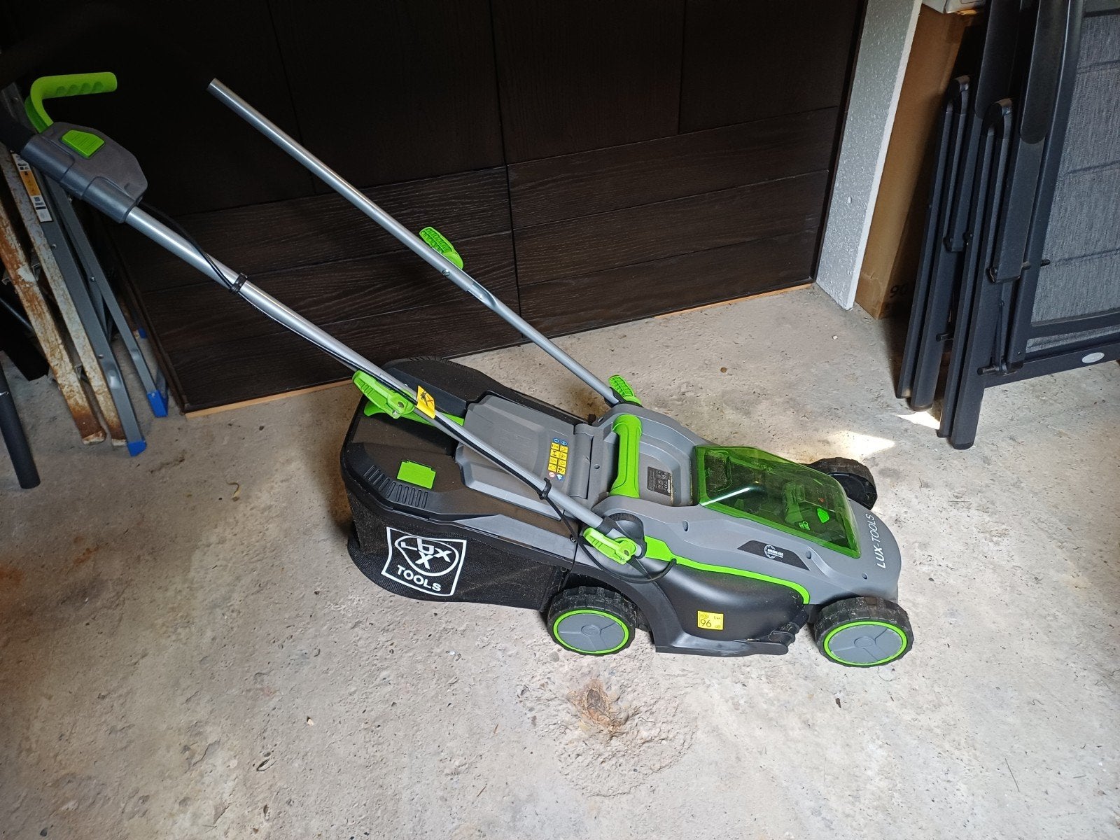 Lux-Tools Accu Grasmaaier 33cm met Accu en Lader, Tuin en Terras, Ophalen, Cirkelmaaier, Lux-Tools, Accu-grasmaaier