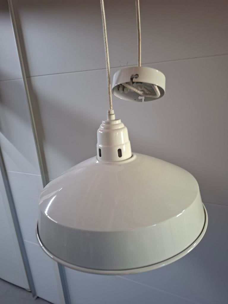 2x Witte industriële hanglamp - Zo goed als nieuw, Ophalen of Verzenden, Zo goed als nieuw, Metaal, Industrieel, Modern