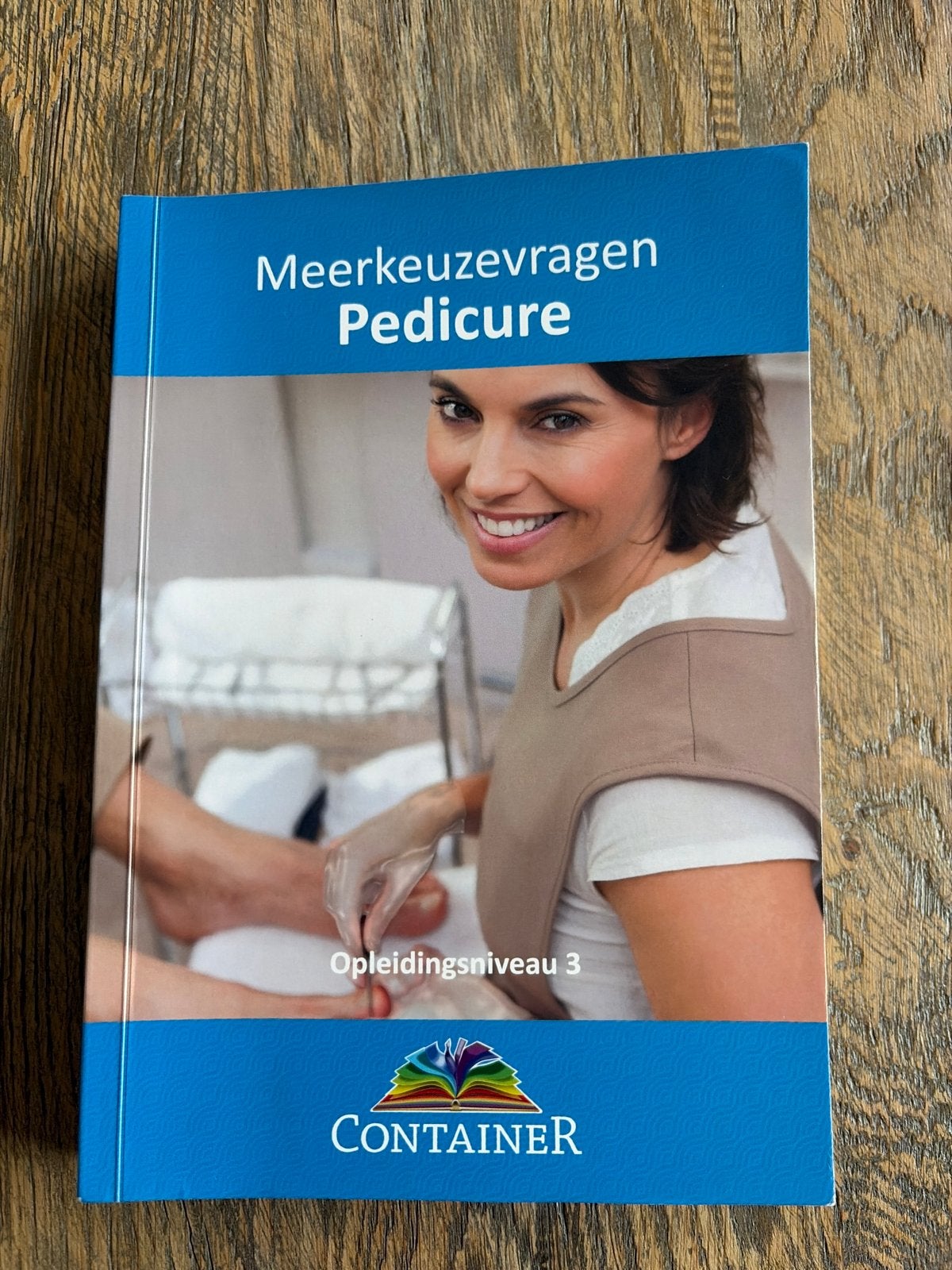 Meerkeuzevragen Pedicure Opleidingsniveau 3, Ophalen of Verzenden, Zo goed als nieuw, MBO