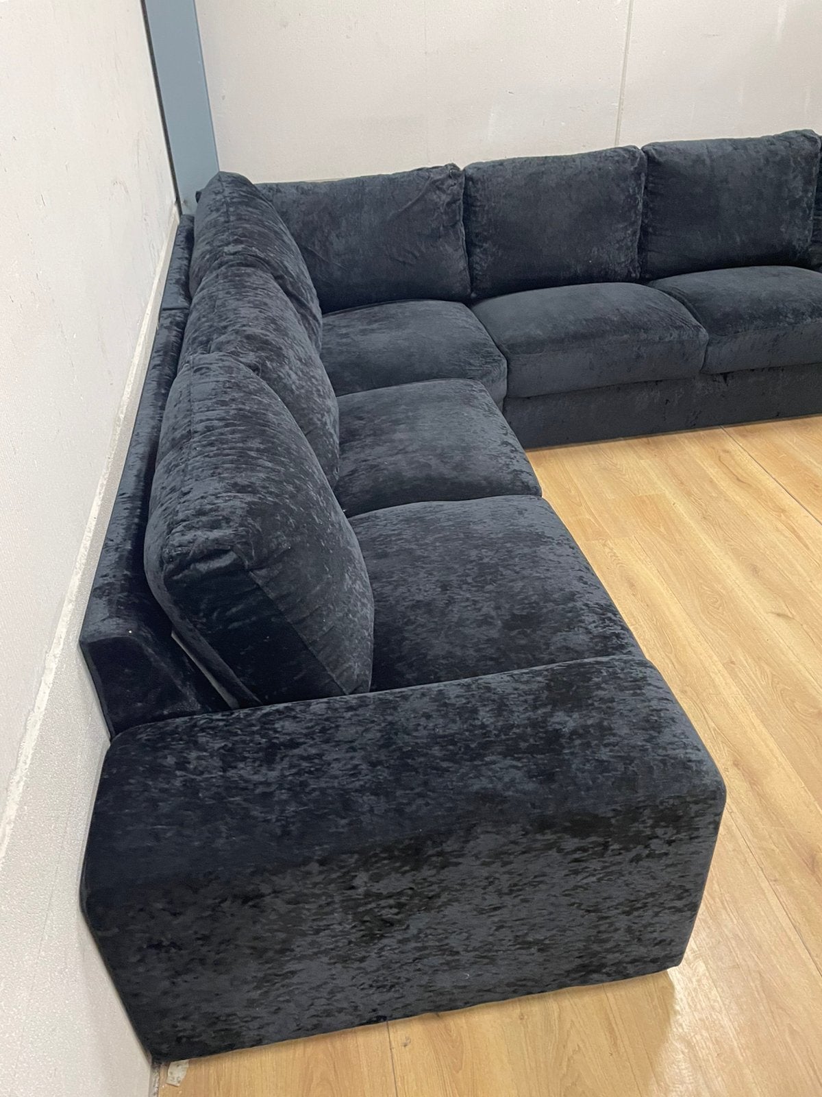Mooie luxe suede velvet blauw zwarte hoekbank - GEREINIGD!!!, Huis en Inrichting, Ophalen, Luxe, Hoekbank, 300 cm of meer