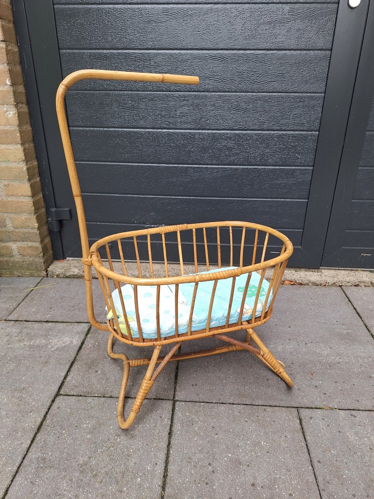 Retro bamboe poppenwiegje met matrasje, Ophalen