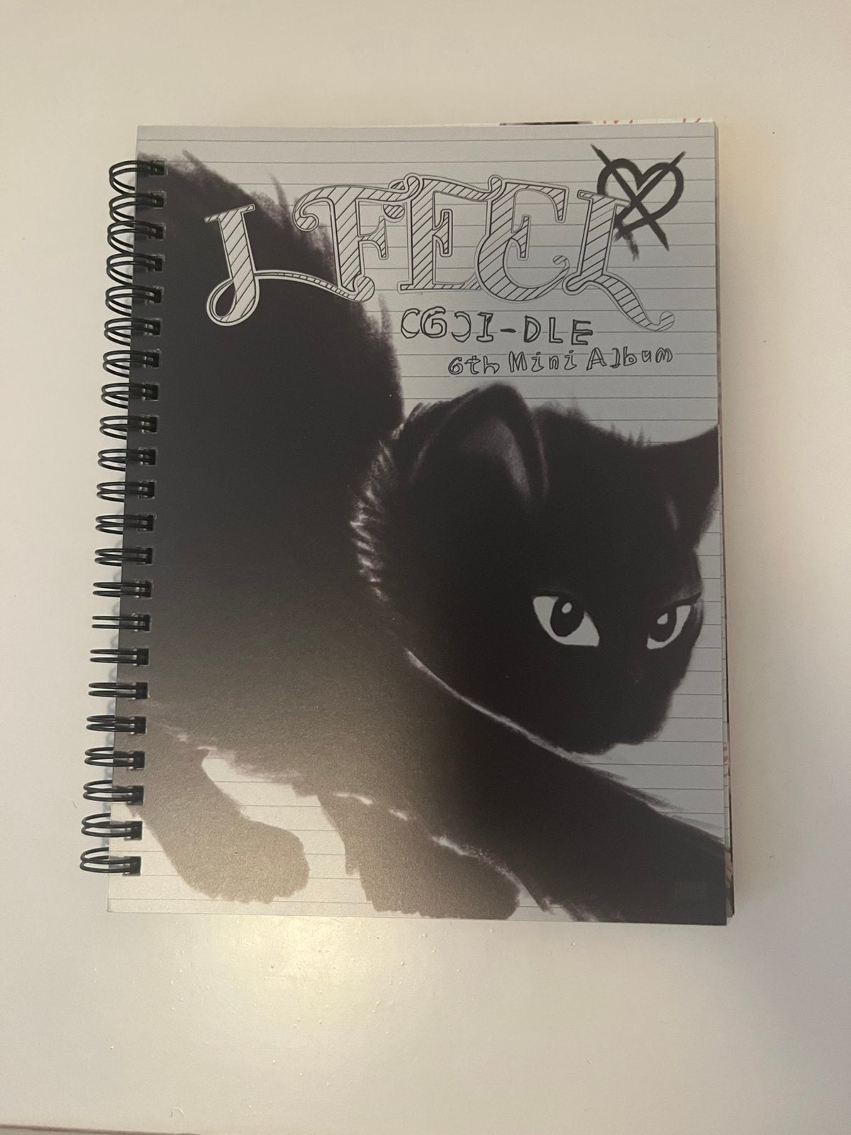 Kpop album (G)I-DLE - [I FEEL] 6th Mini Album CAT Version, Ophalen of Verzenden, Zo goed als nieuw, Pop