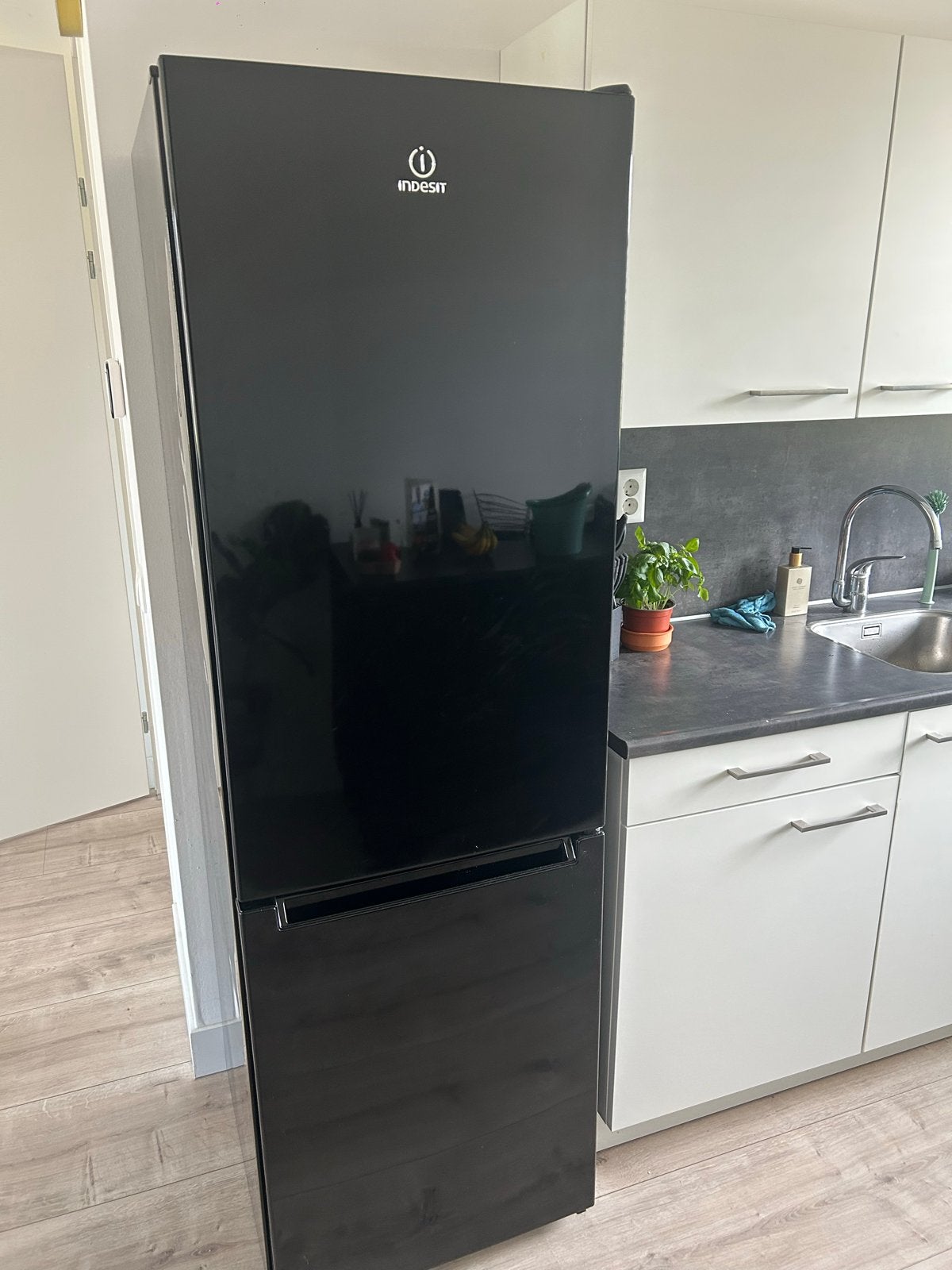 Indesit Koel-vriescombinatie - Moet snel weg!, Ophalen, 200 liter of meer, 60 cm of meer, Met aparte vriezer