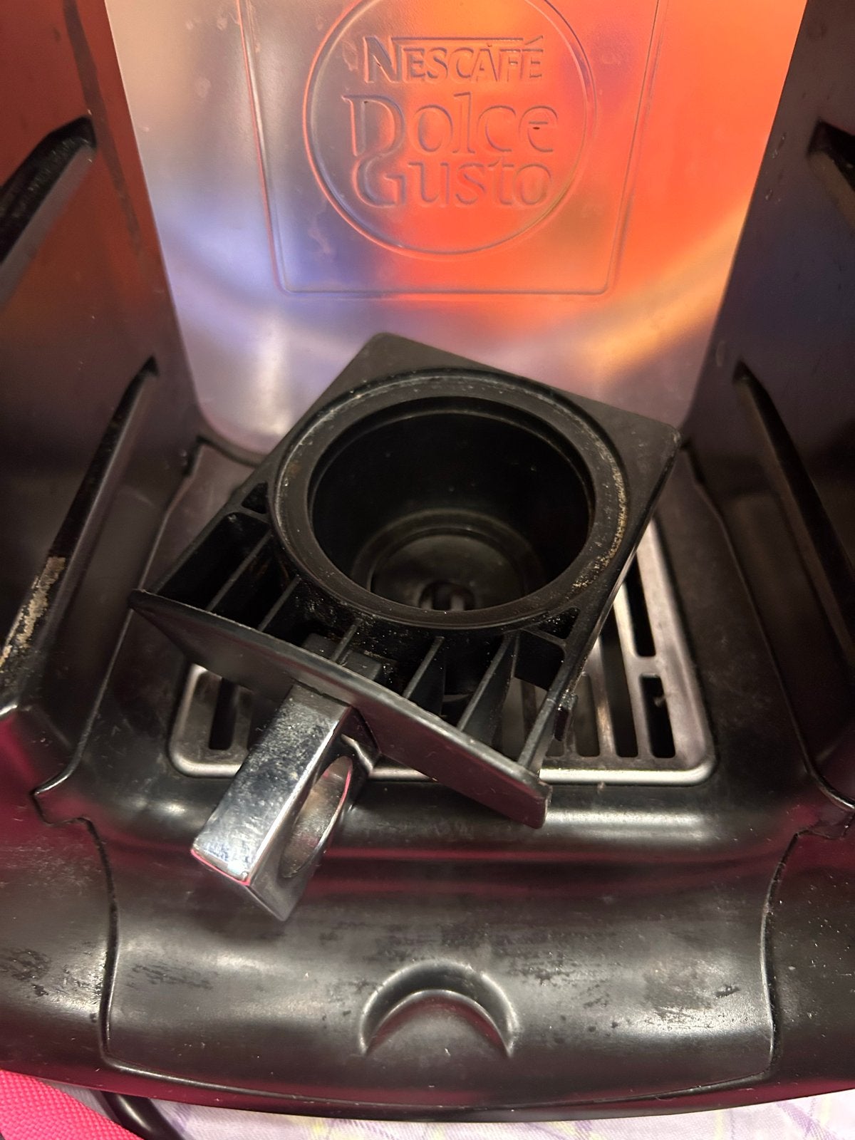 Nescafé Dolce Gusto koffiezetapparaat, Koffiepads en cups, Gebruikt, ., Koffiemachine