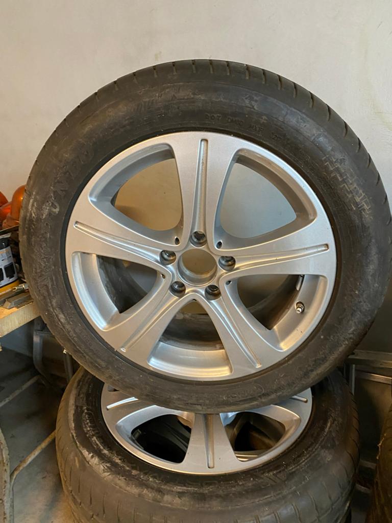 Mercedes-Benz Velgen met Zomerbanden 225/55R17, Auto-onderdelen, Banden en Velgen, Ophalen, Gebruikt, Banden en Velgen, 17 inch
