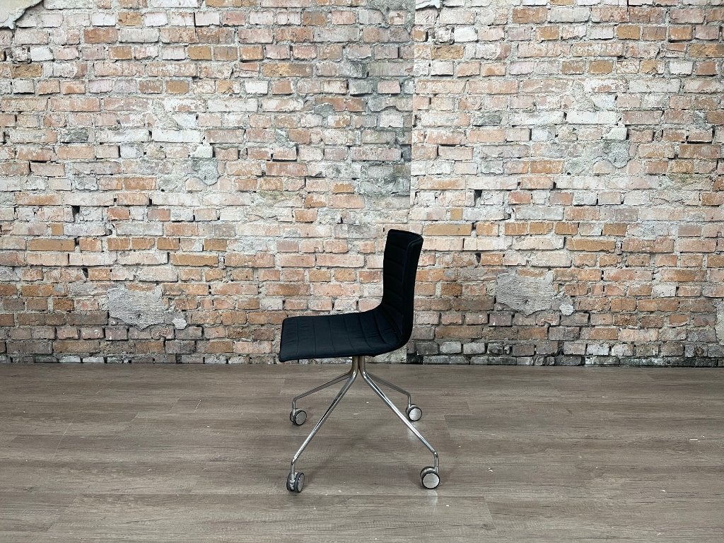 Arper Catifa 46 Trestle zwart bij TheReSales, Ophalen, Zwart, Design, Zo goed als nieuw