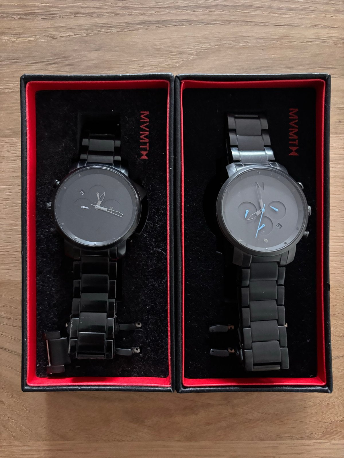 Set van 2 MVMT horloges: Zwart en Grijs/Lichtblauw, Overige merken, Gebruikt, Staal, Polshorloge