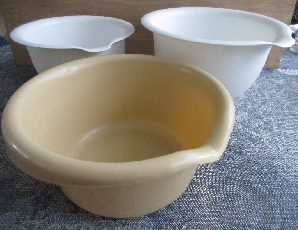 beslagkommen - 2 wit Ikea - 1 x beige - 2,00 per stuk, Ophalen of Verzenden, Zo goed als nieuw