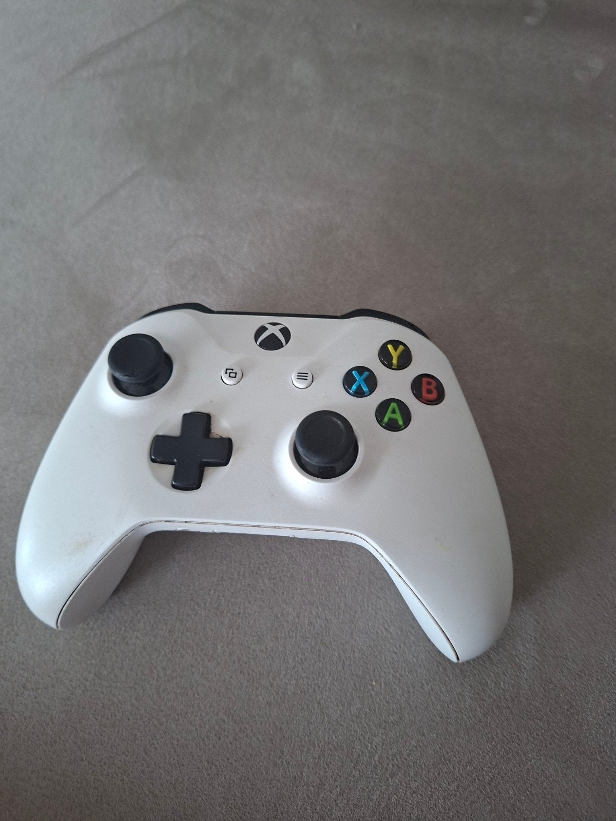 Xbox One Controller Wit (zonder batterijdeksel), Spelcomputers en Games, Spelcomputers | Xbox | Accessoires, Gebruikt, Ophalen of Verzenden