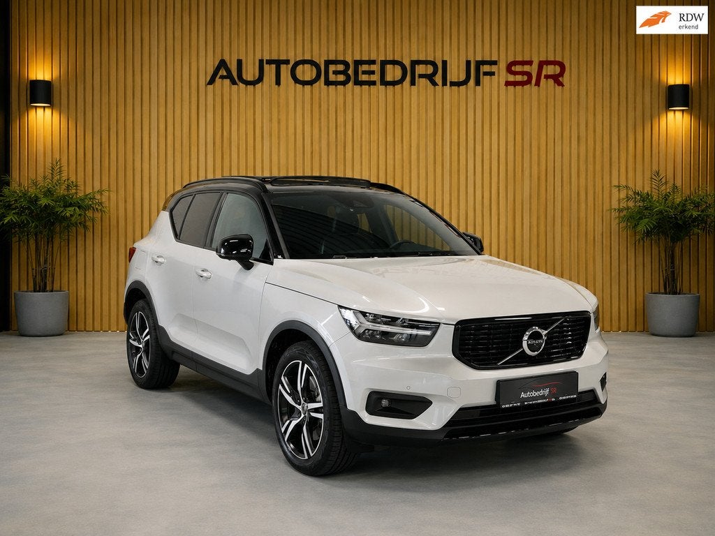 Volvo XC40 1.5 T4 Recharge R-Design Expression | Panoramadak, Auto's, Volvo, Automaat, Gebruikt, 48 km/l, Bedrijf