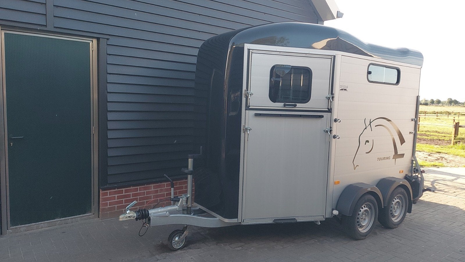 2 paards paardentrailer te huur incl., Ophalen of Verzenden