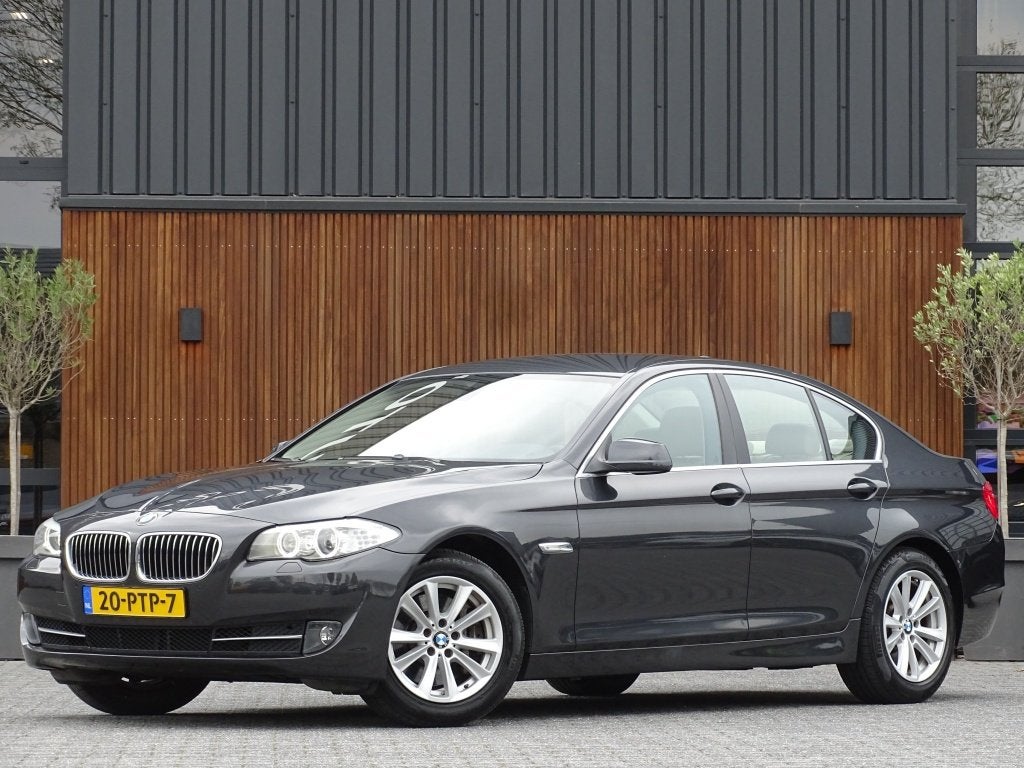 BMW 5 Serie 528i 259PK automaat / High Executive / *NAP*, Auto's, Euro 5, Gebruikt, 2000 kg, 259 pk