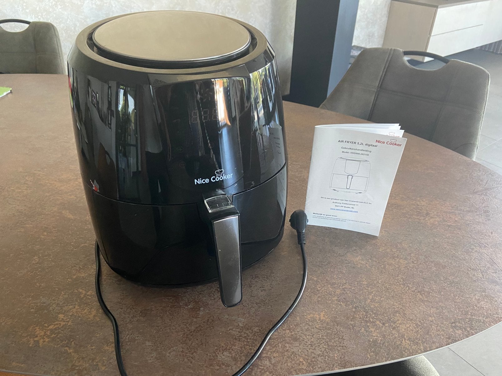 Airfryer 1800 Watt, Ophalen, Zo goed als nieuw, Airfryer, 1500 gram of meer