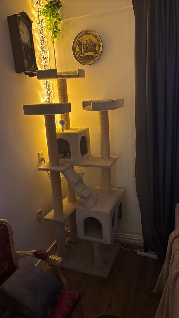 Kattentoren 180m x 60m x 50m, Dieren en Toebehoren, Krabmeubelen, Ophalen of Verzenden, Gebruikt, Krabpaal