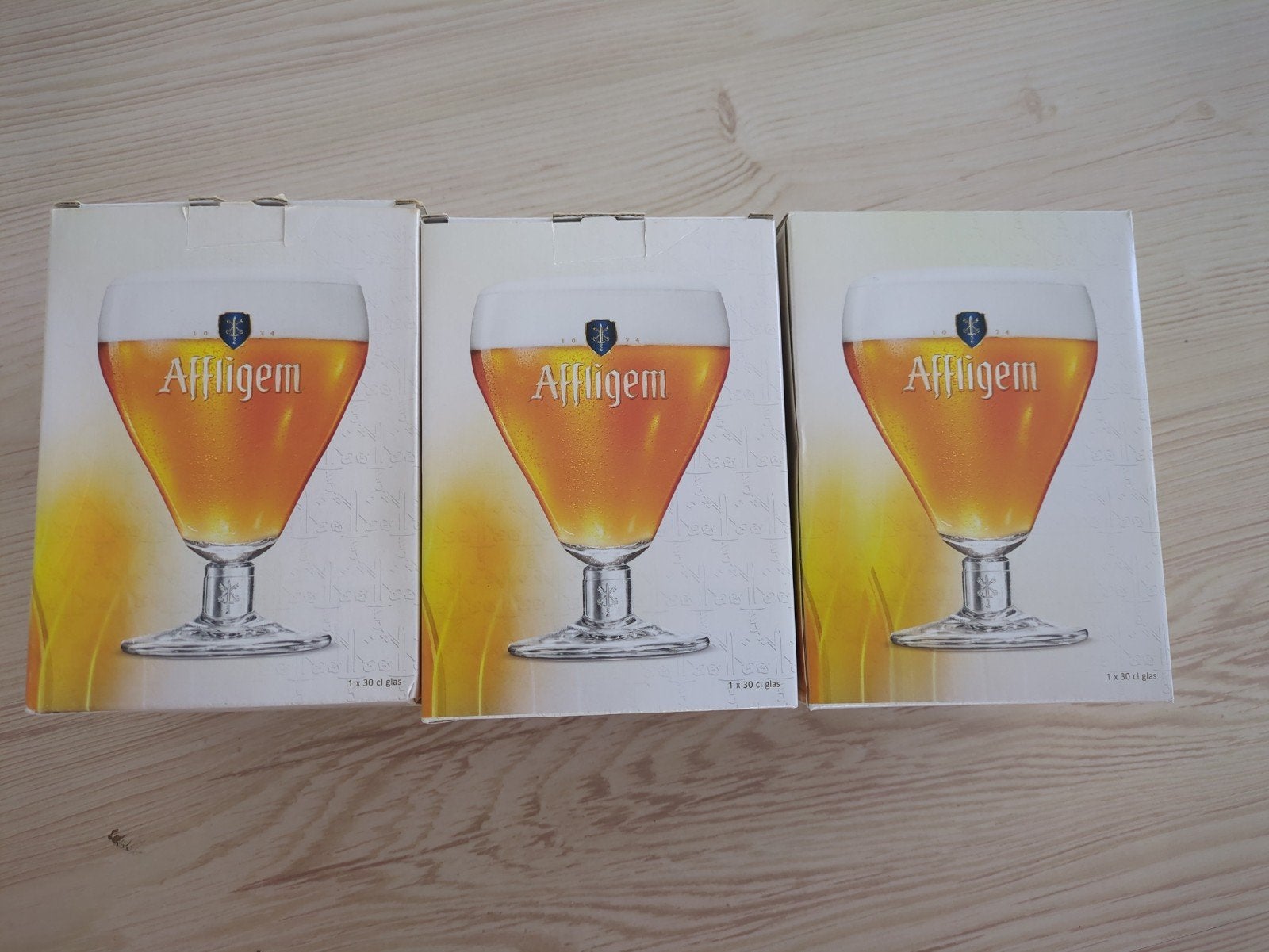 3x Affligem bierglazen in doos, Ophalen