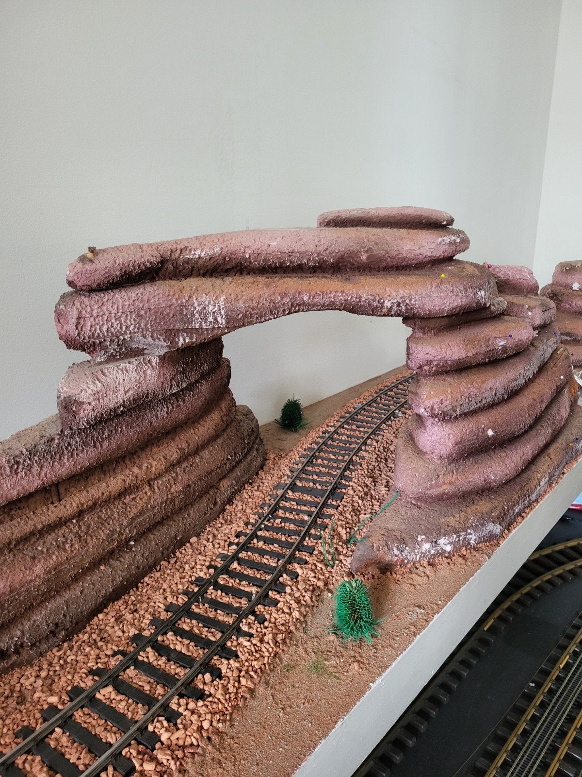Zelfgemaakt treinbaandeel met rails en rotsformatie, Hobby en Vrije tijd, Ophalen, Gebruikt, Rails
