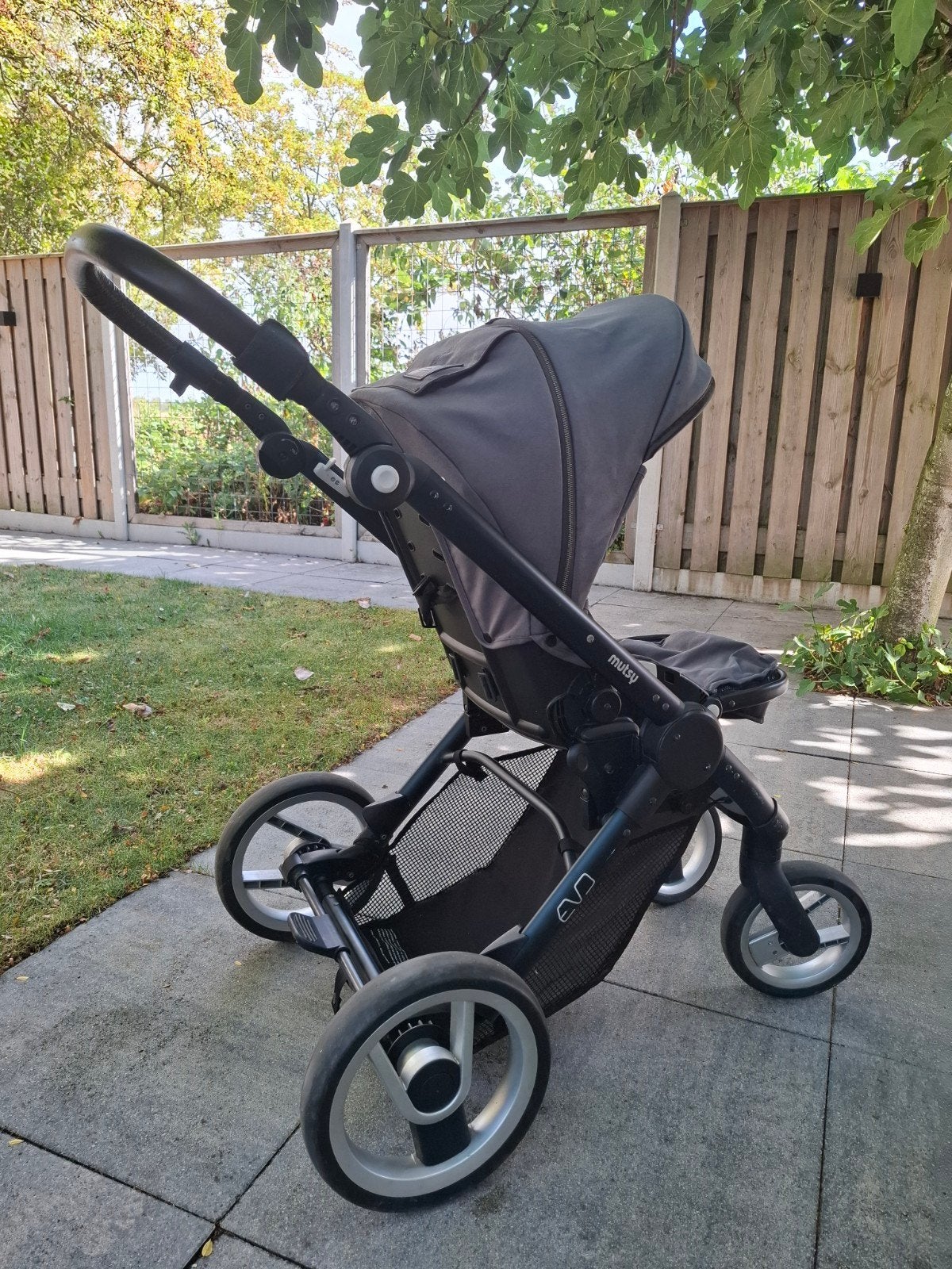 Mutsy Evo Combiwagen met Reiswieg en Adapters, Kinderen en Baby's, Ophalen, Gebruikt, Mutsy, Met reiswieg